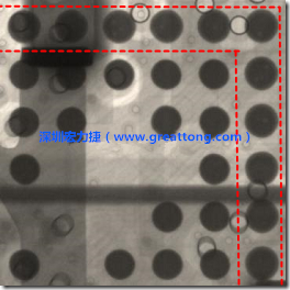 BGA锡球尺寸小于0.4mm，采用降低BGA内围袭球的锡膏量所得到X-Ray，稍微留意一下可以发现最外圈的锡量(圆的直径)比其他内围的锡球上的锡量来得多一点点。也就是外圈的黑色圆形直径比内圈的圆形来得大一点点。