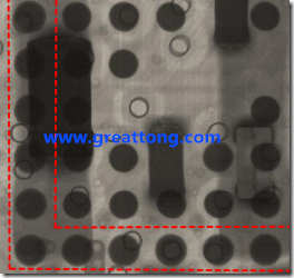 BGA锡球尺寸小于0.4mm，采用降低BGA内围袭球的锡膏量所得到X-Ray，稍微留意一下可以发现最外圈的锡量(圆的直径)比其他内围的锡球上的锡量来得多一点点。也就是外圈的黑色圆形直径比内圈的圆形来得大一点点。