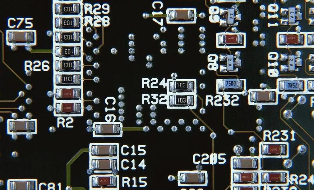 PCB设计去耦电容的摆放技巧